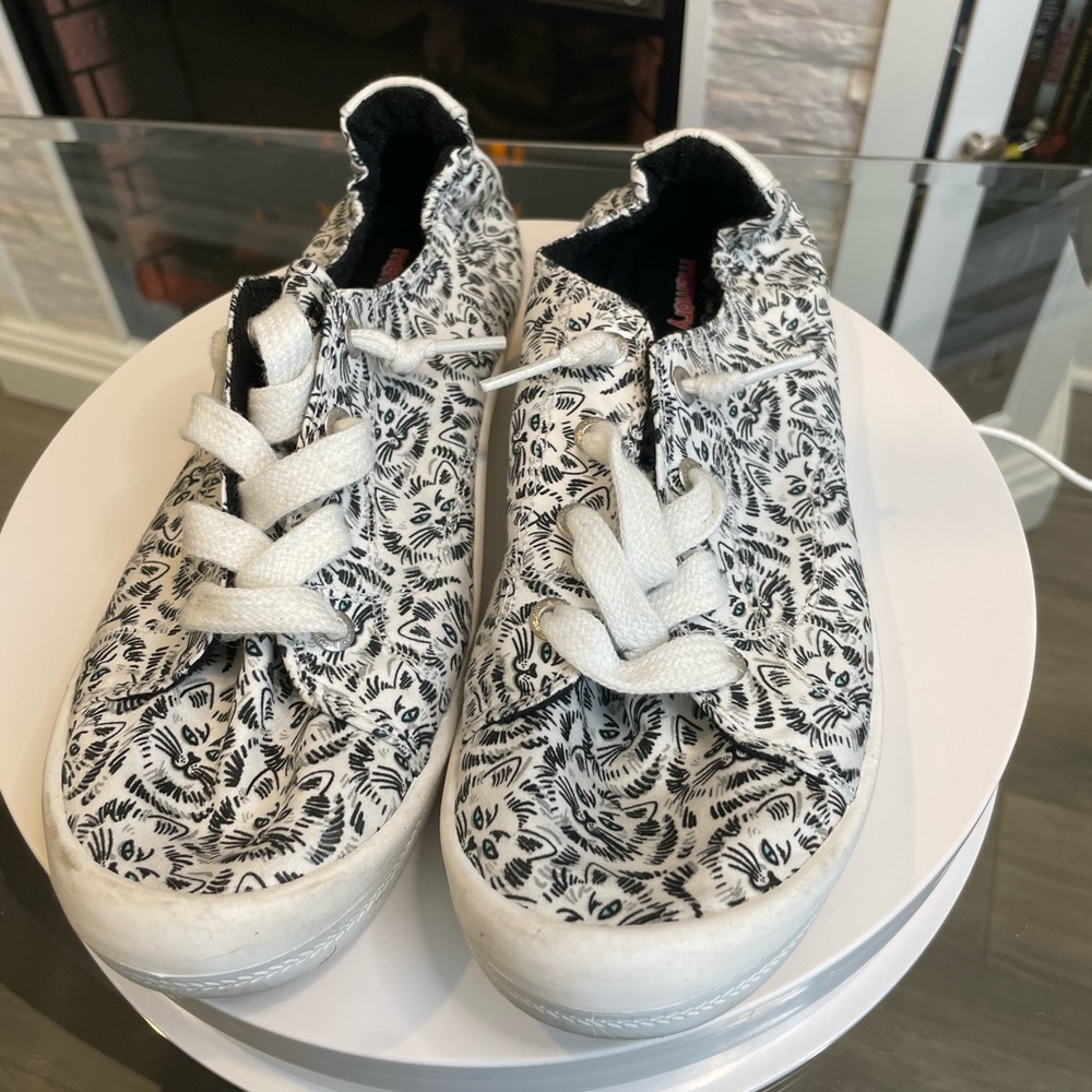 BOBS Cat shoe